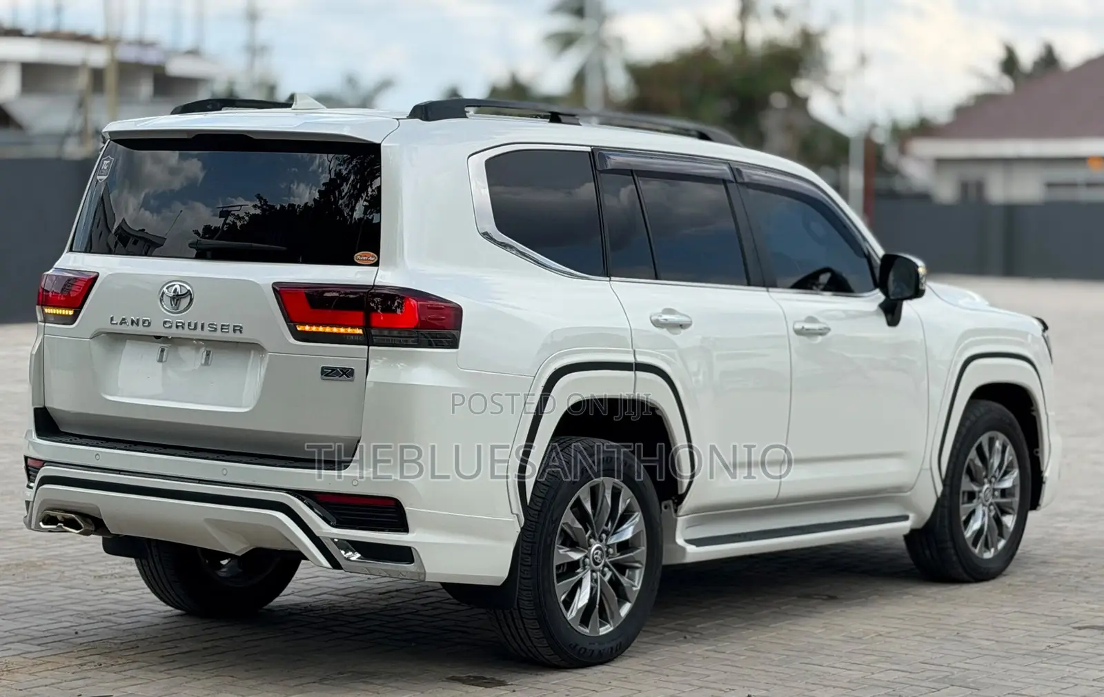 Toyota Land Cruiser 2023 White