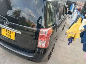 Toyota Raum 2010 Black