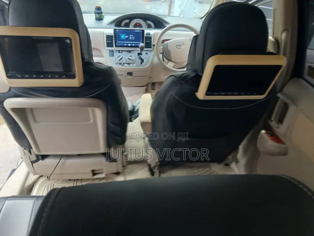 Toyota Raum 2010 Black
