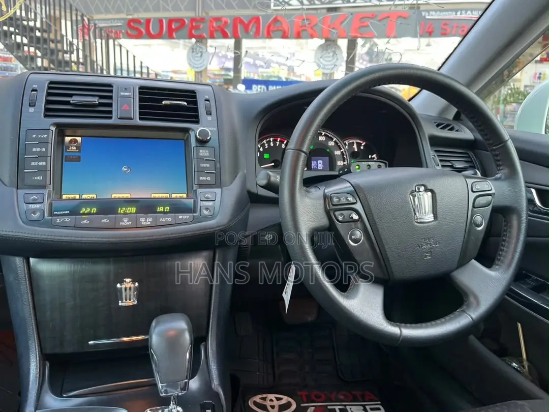 Toyota Crown 2009 White