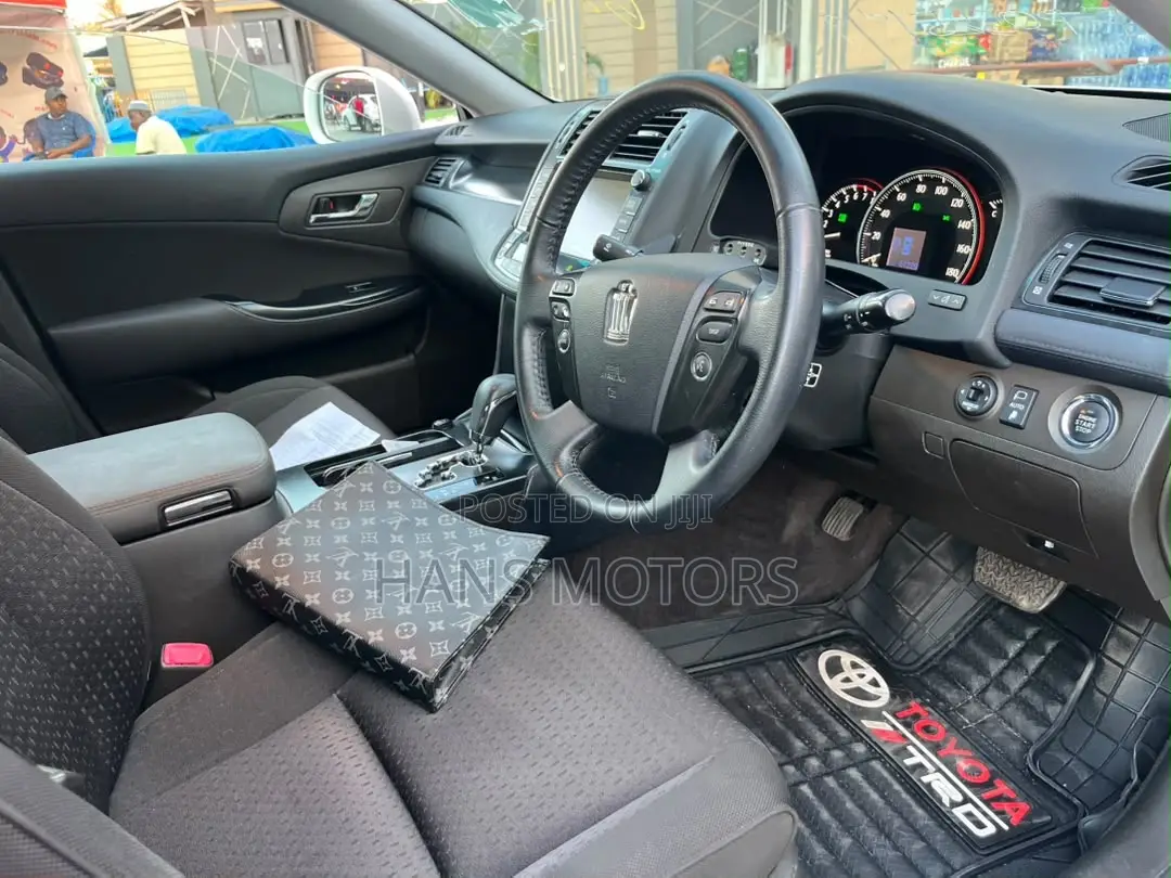 Toyota Crown 2009 White