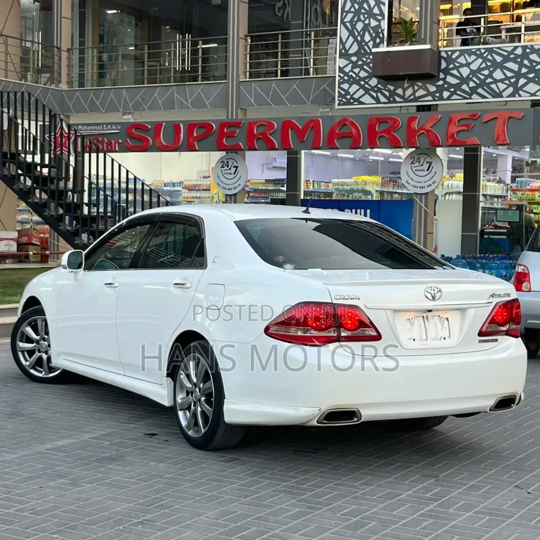 Toyota Crown 2009 White