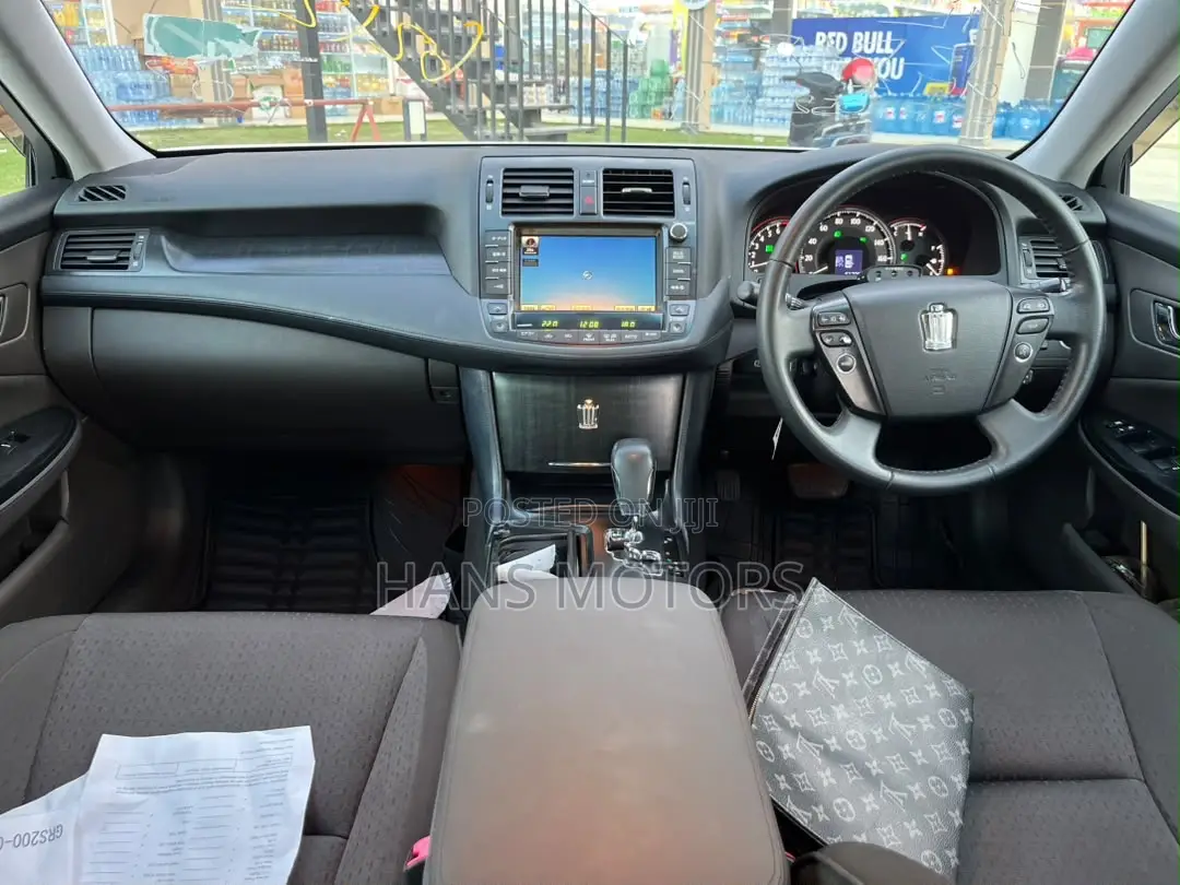 Toyota Crown 2009 White