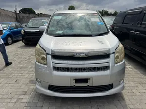 Toyota Noah 2008 Silver