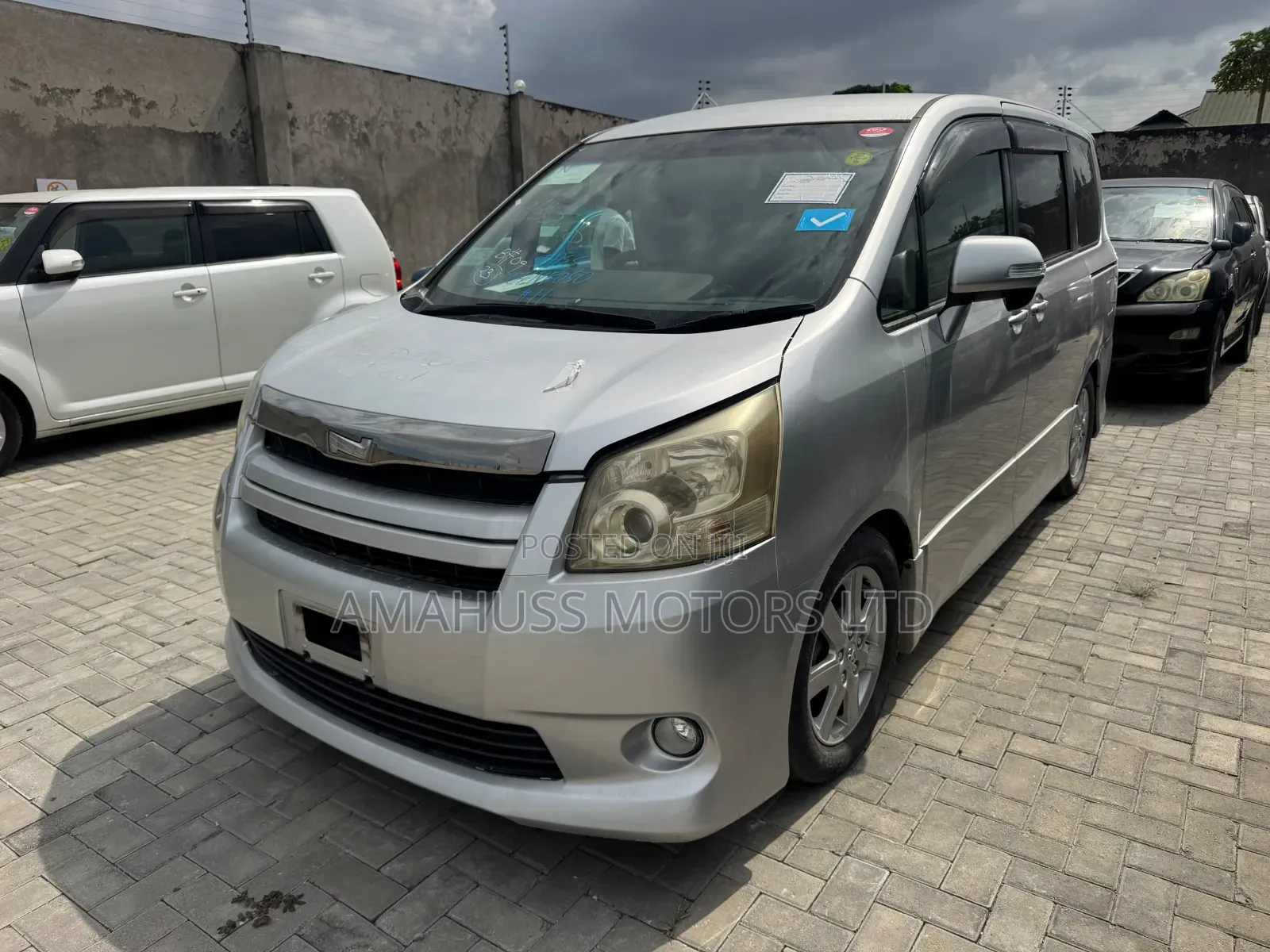 Toyota Noah 2008 Silver