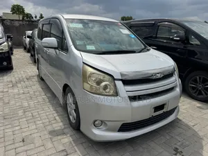 Toyota Noah 2008 Silver