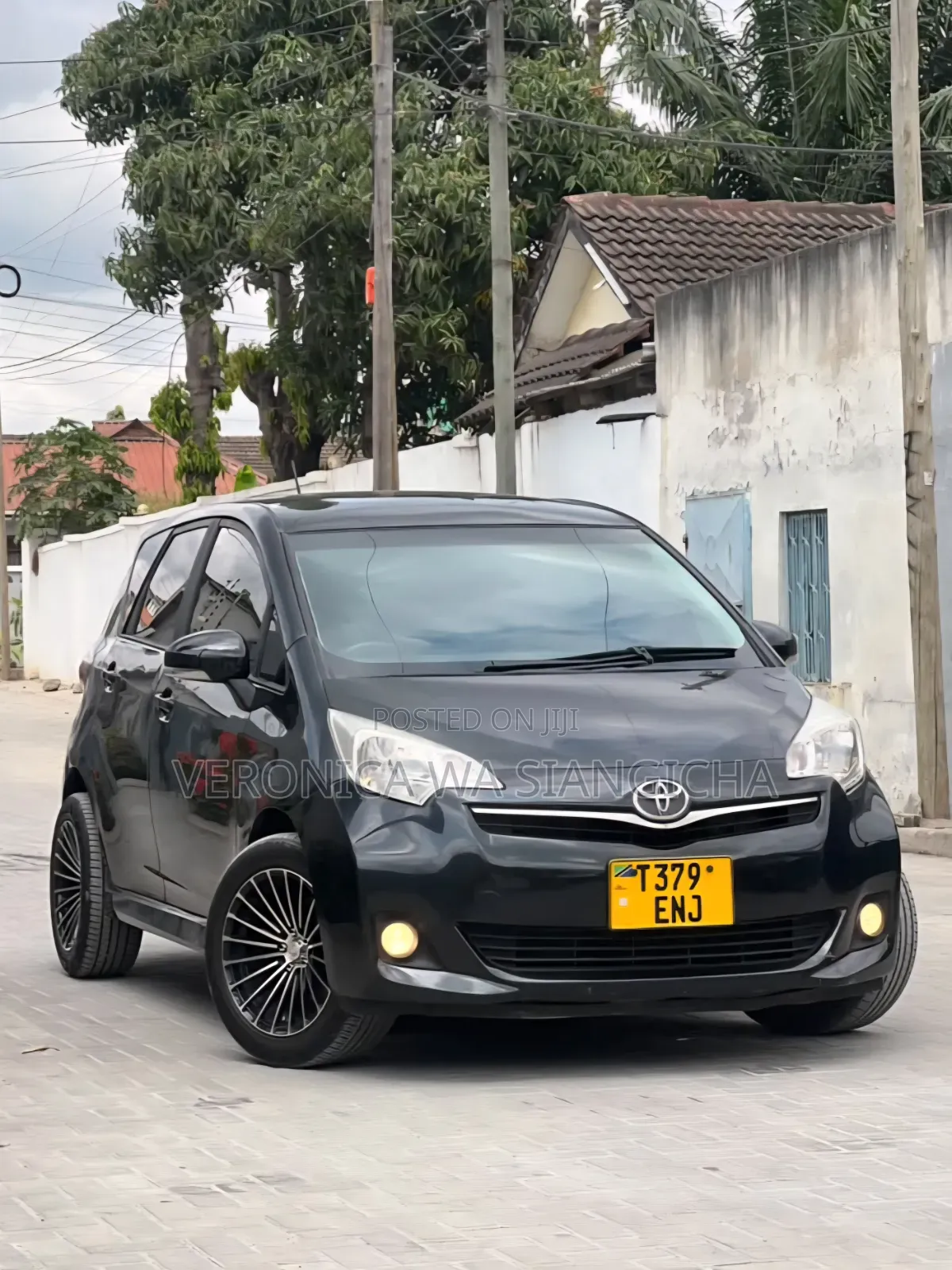 Toyota Ractis 2012 Black