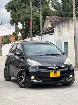 Toyota Ractis 2012 Black