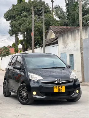 Toyota Ractis 2012 Black