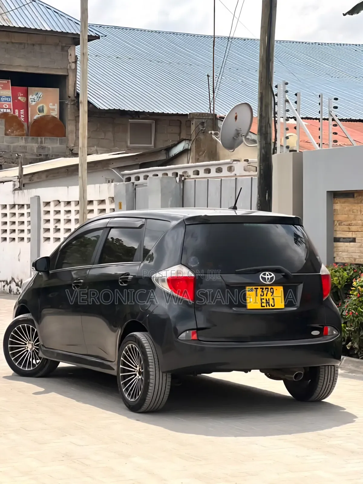 Toyota Ractis 2012 Black