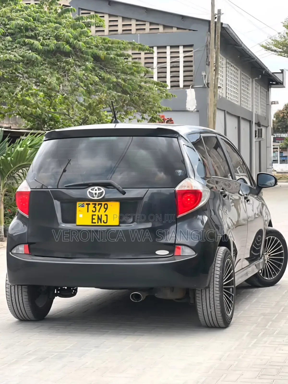 Toyota Ractis 2012 Black
