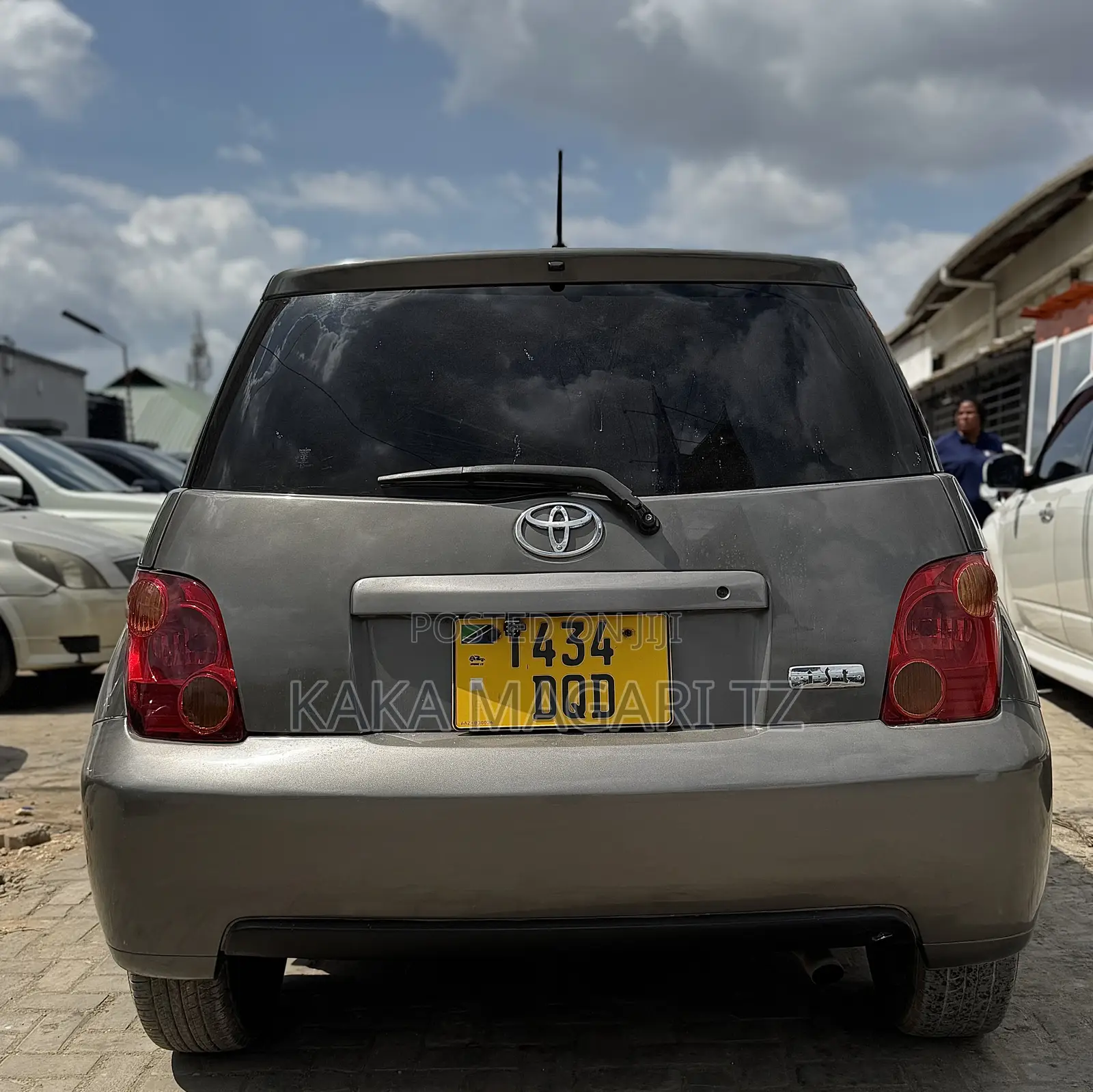 Toyota IST 2004 Gray