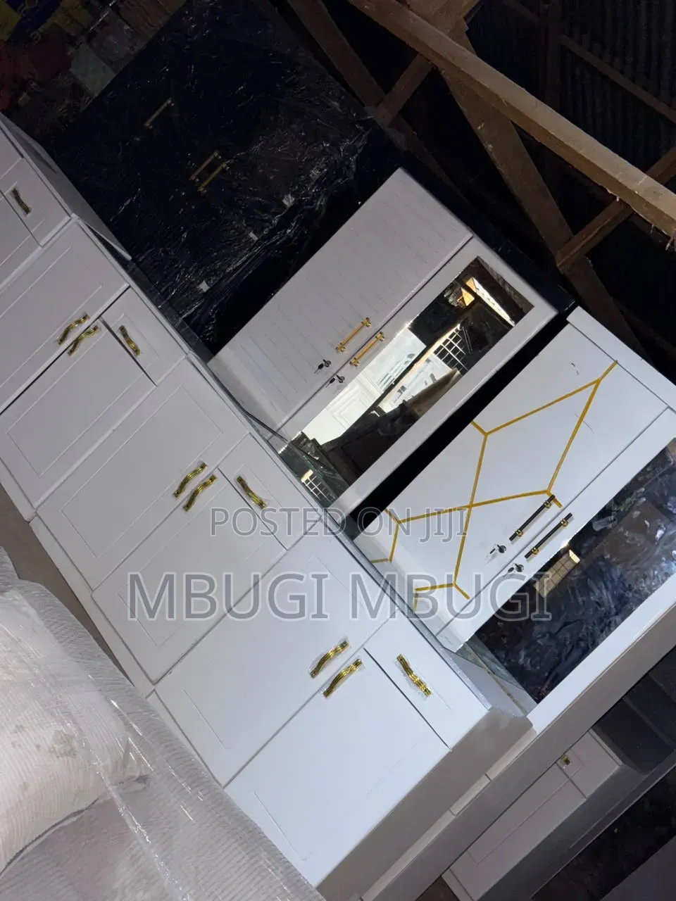 White Corol Kabat Nguo