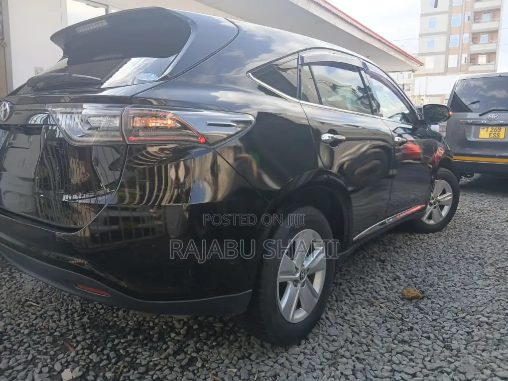 Toyota Harrier 2.0 2015 Black