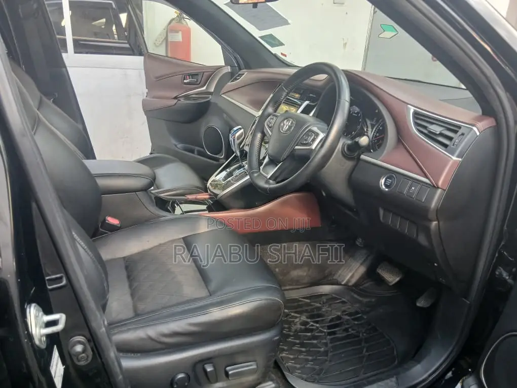 Toyota Harrier 2.0 2015 Black