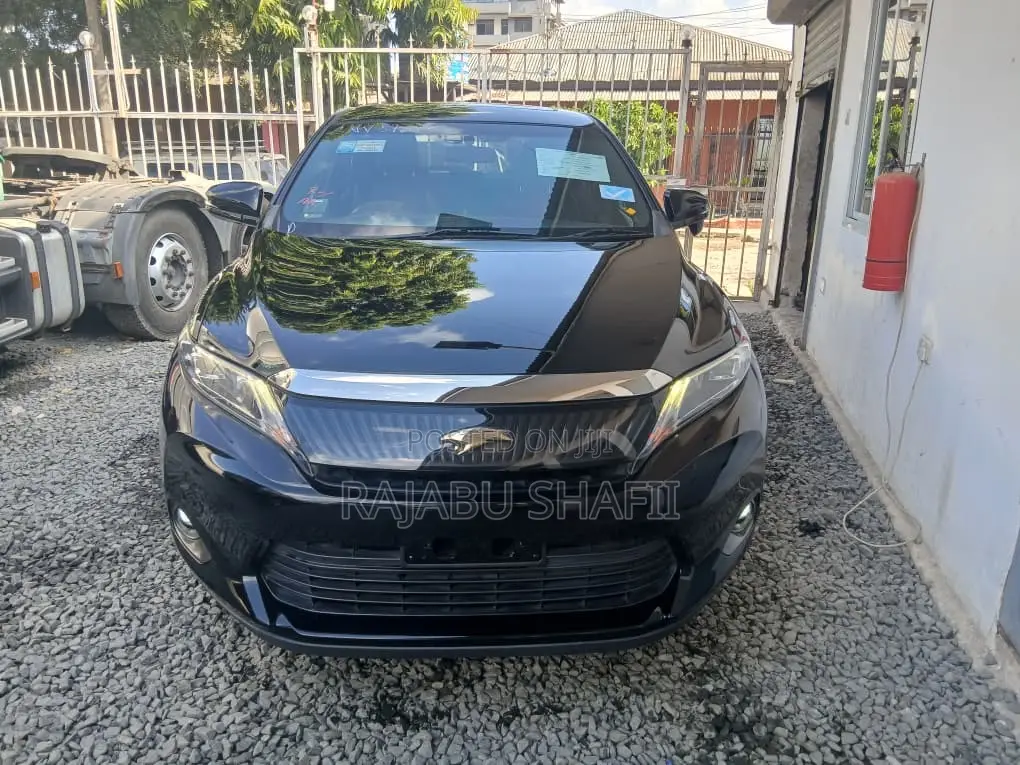 Toyota Harrier 2.0 2015 Black