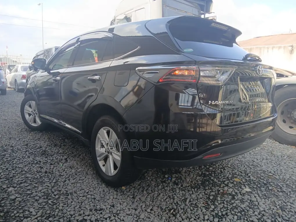 Toyota Harrier 2.0 2015 Black