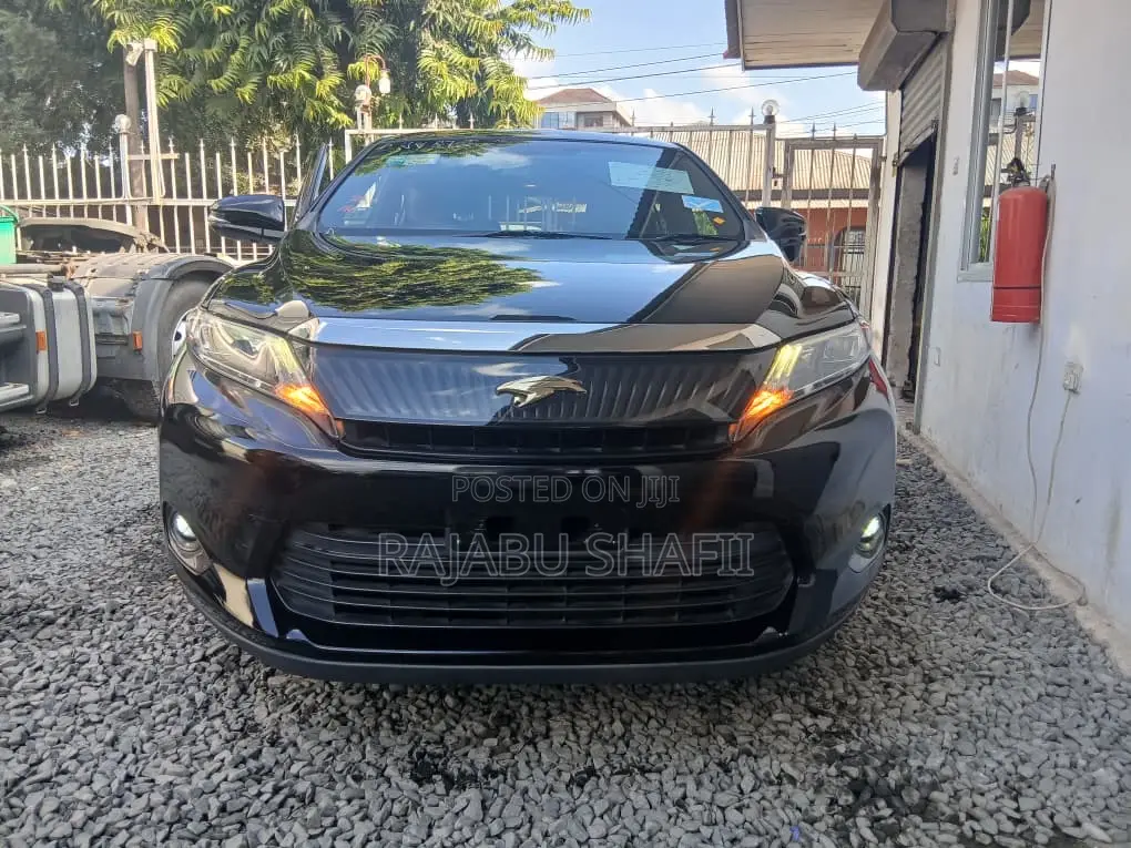 Toyota Harrier 2.0 2015 Black