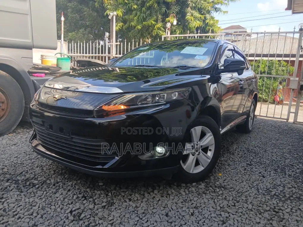 Toyota Harrier 2.0 2015 Black