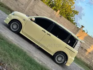 Toyota Sienta 2006 Yellow