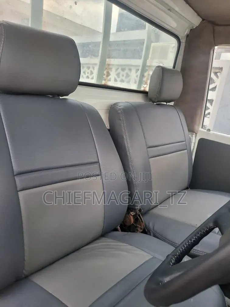 Toyota Land Cruiser 1998 White