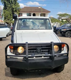 Toyota Land Cruiser 1998 White
