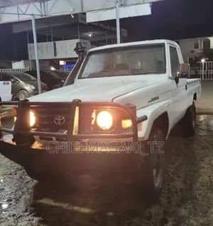 Toyota Land Cruiser 1998 White