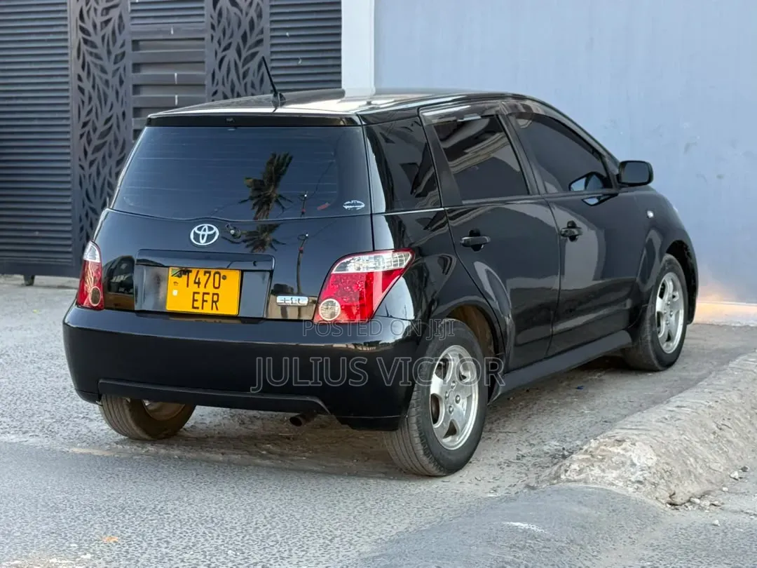Toyota IST 2005 Black