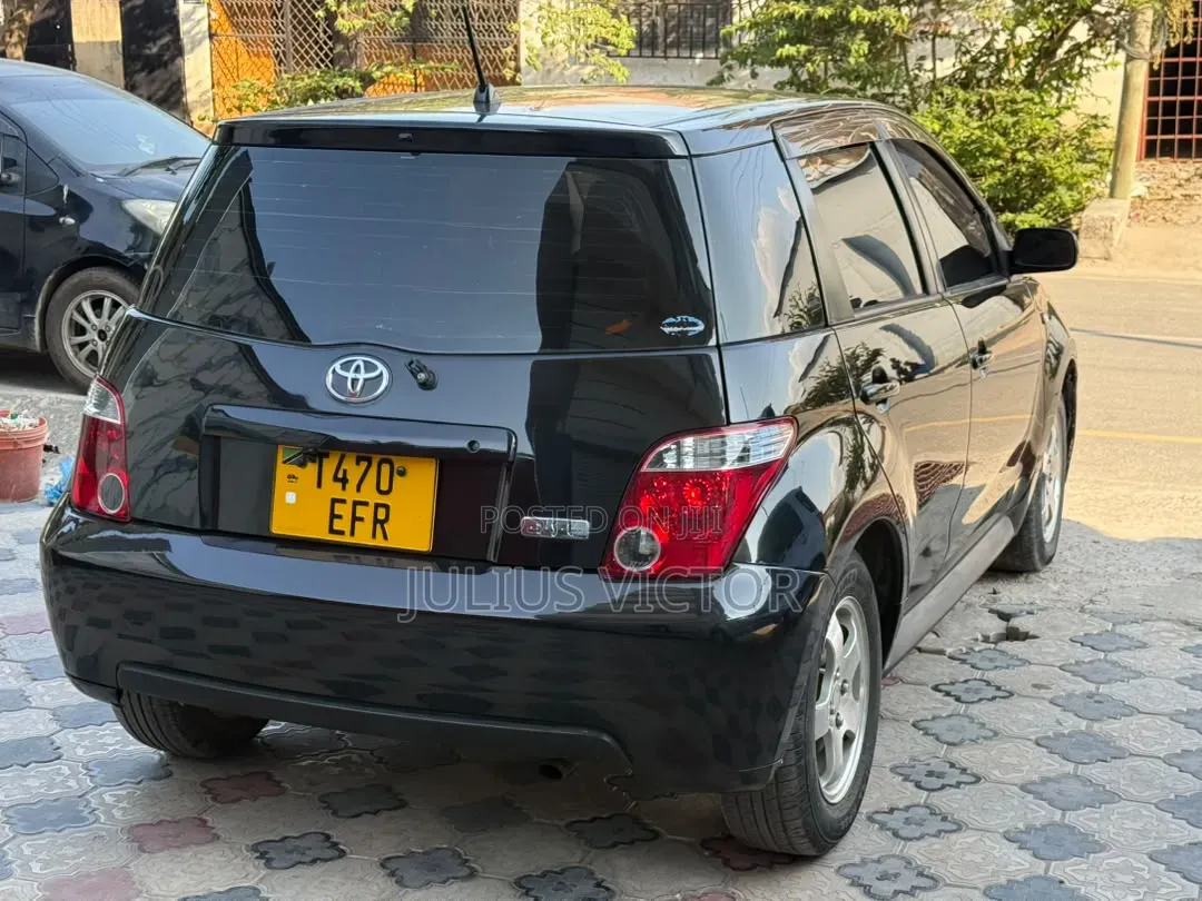 Toyota IST 2005 Black
