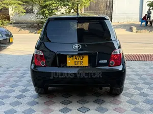 Toyota IST 2005 Black