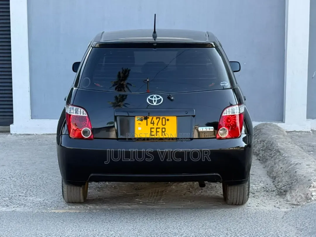 Toyota IST 2005 Black