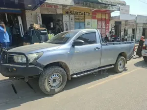 Toyota Hilux 2019 Silver