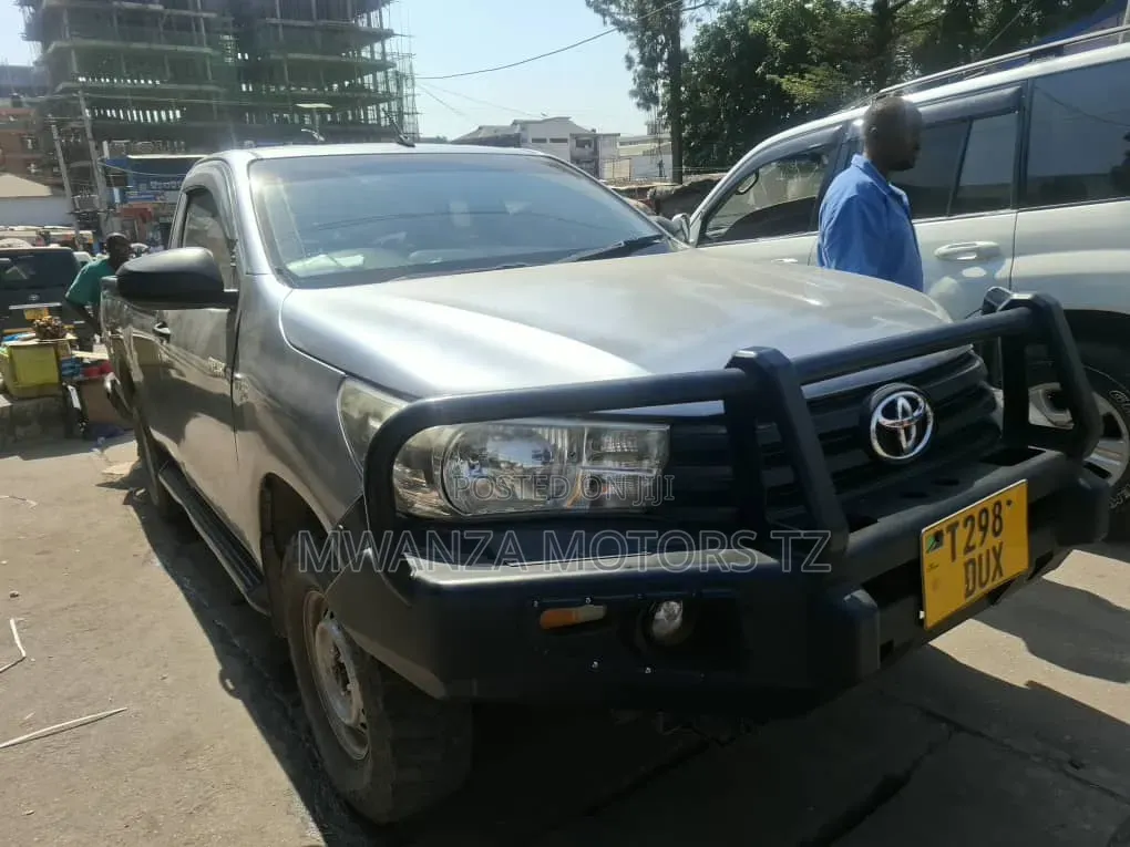 Toyota Hilux 2019 Silver