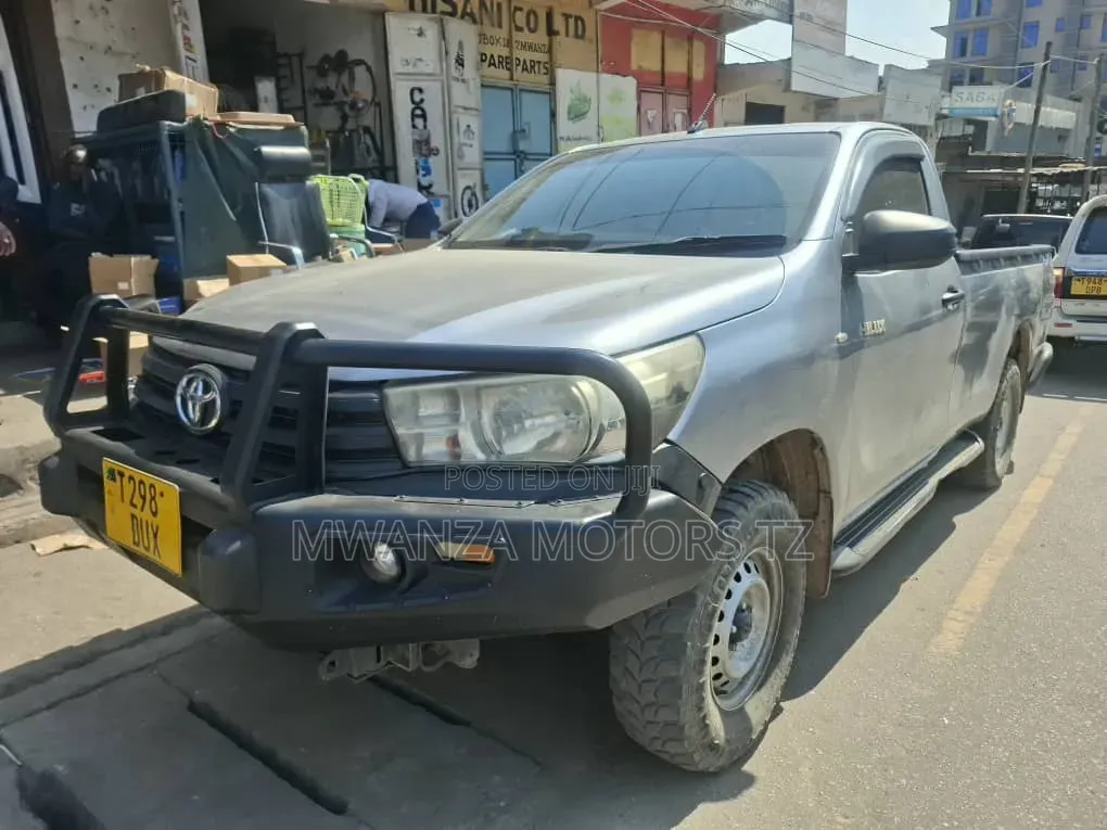 Toyota Hilux 2019 Silver