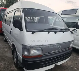 Toyota HiAce 2003 White