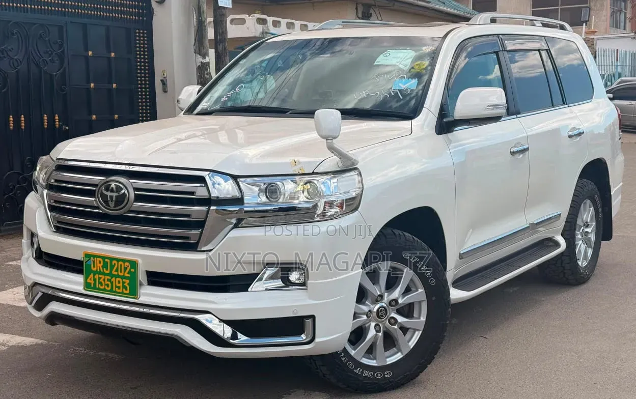 Toyota Land Cruiser 2016 Off white