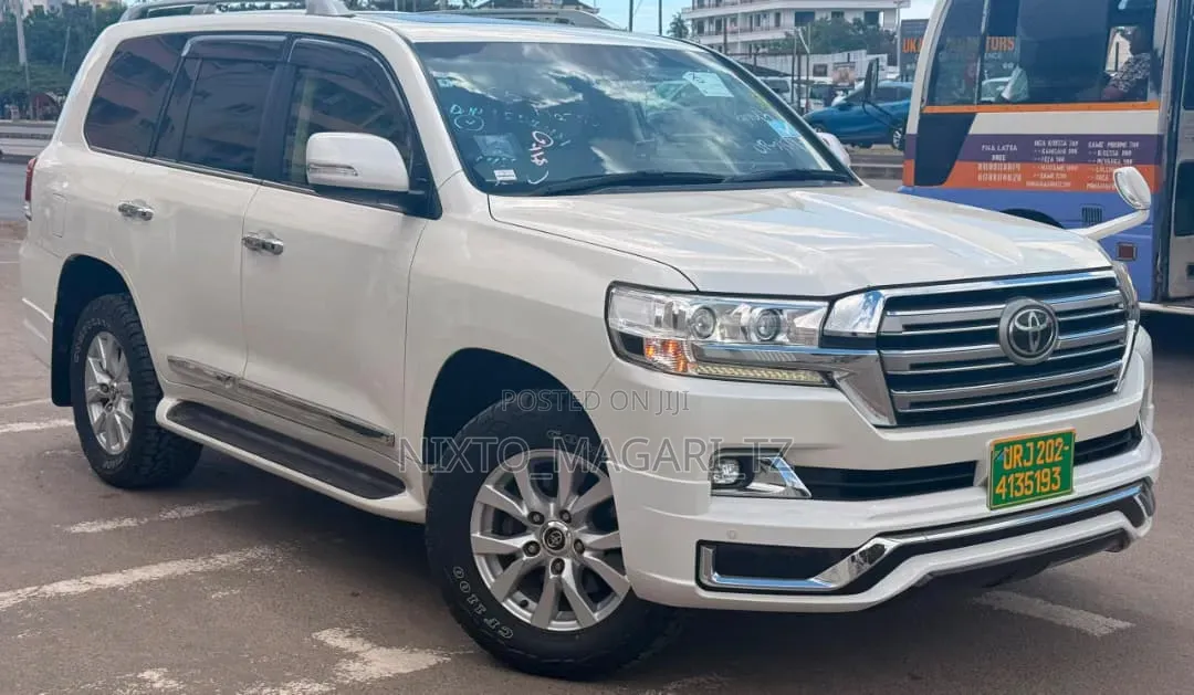 Toyota Land Cruiser 2016 Off white
