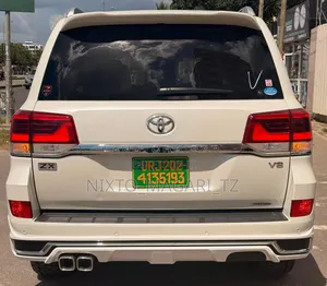 Toyota Land Cruiser 2016 Off white