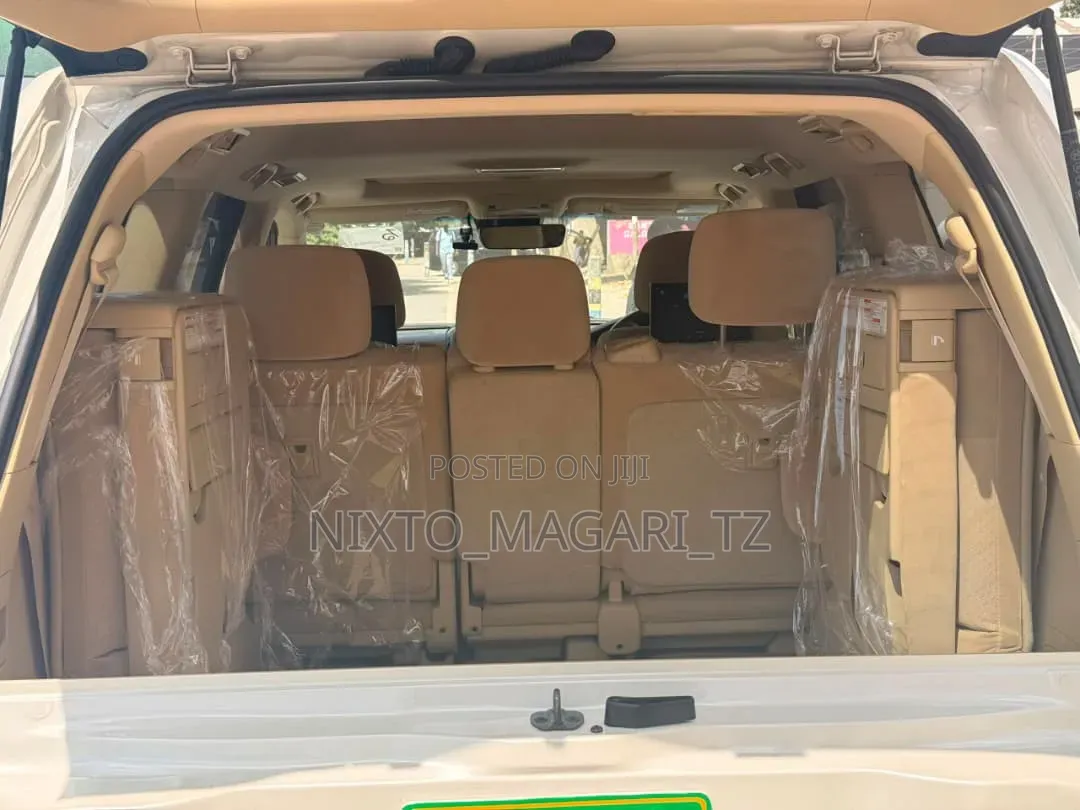 Toyota Land Cruiser 2016 Off white
