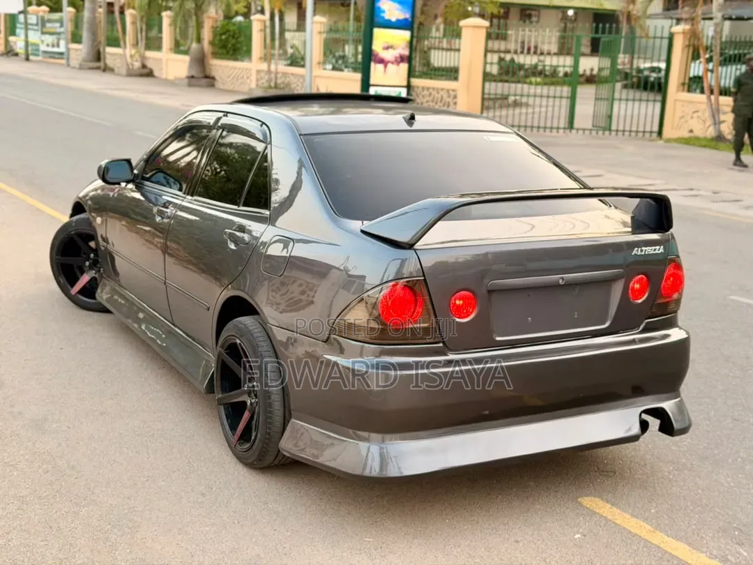 Toyota Altezza 2004 Gray