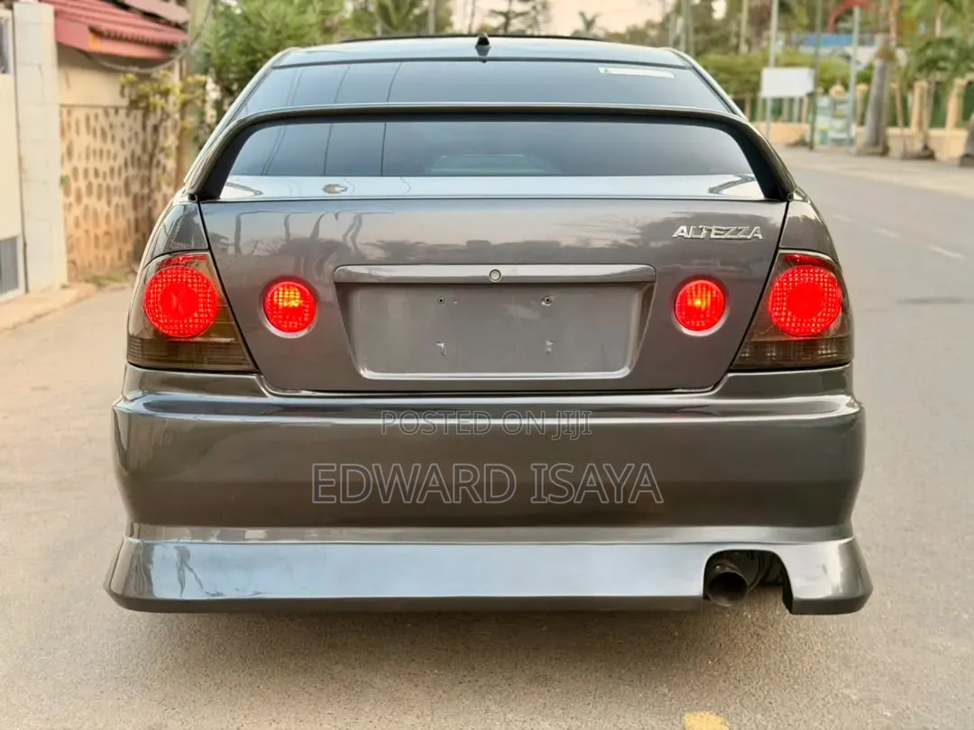 Toyota Altezza 2004 Gray