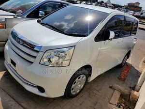 Toyota Noah 2009 White
