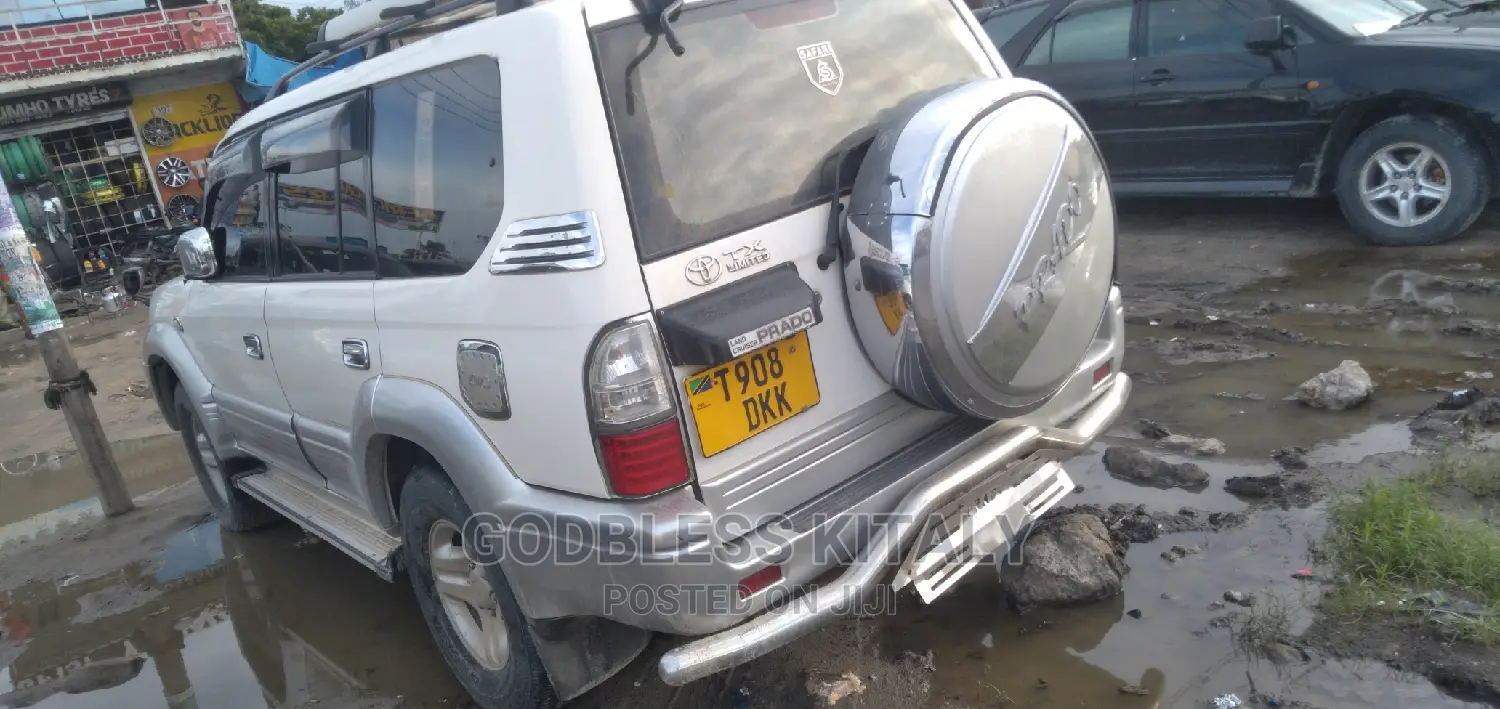 Toyota Land Cruiser Prado 2001 White