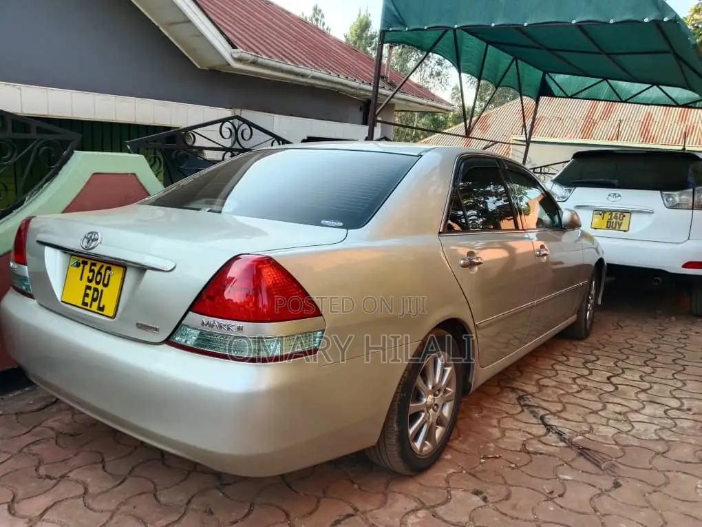 Toyota Mark II 2004 Silver
