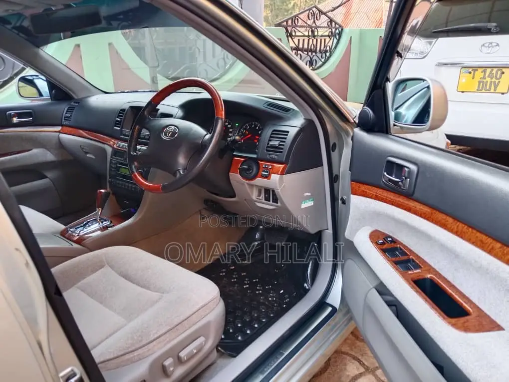 Toyota Mark II 2004 Silver