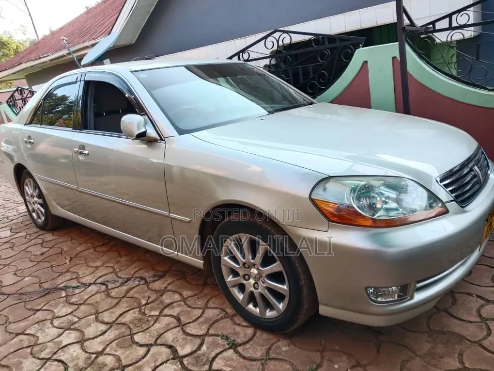Toyota Mark II 2004 Silver