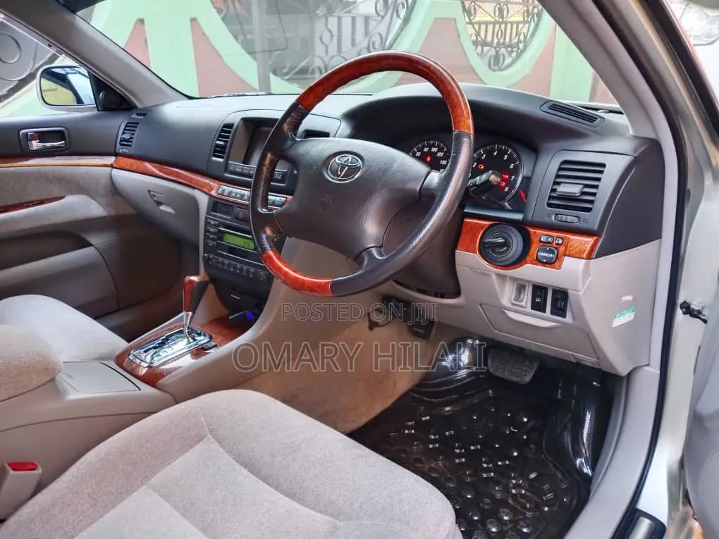 Toyota Mark II 2004 Silver