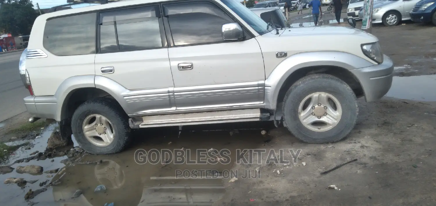 Toyota Land Cruiser Prado 2001 White