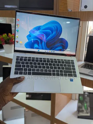 Laptop HP EliteBook 1040 G8 16GB Intel Core i7 SSD 512GB
