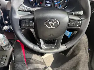Toyota Hilux 2025 Gray